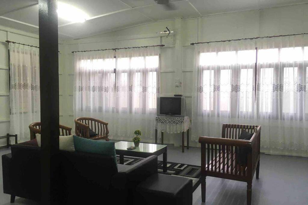 De Rhumaa Homestay กัวลาตรังกานู ภายนอก รูปภาพ